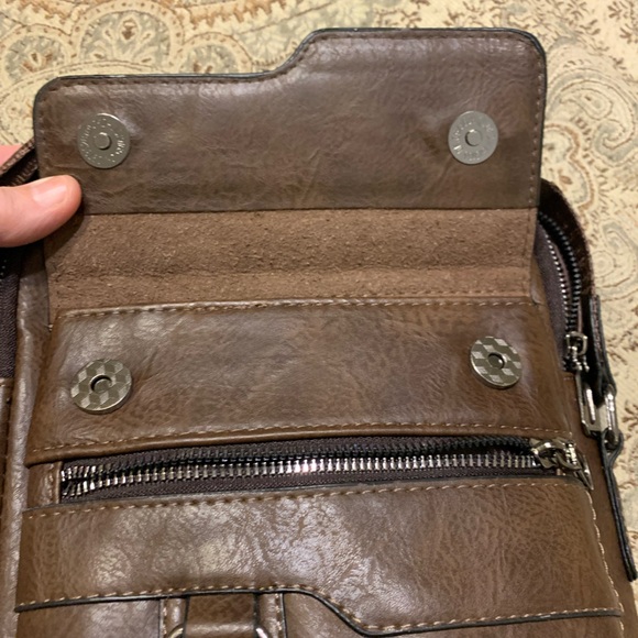 Men’s Weixier Leather Messenger Crossbody Bag - Picture 3 of 15